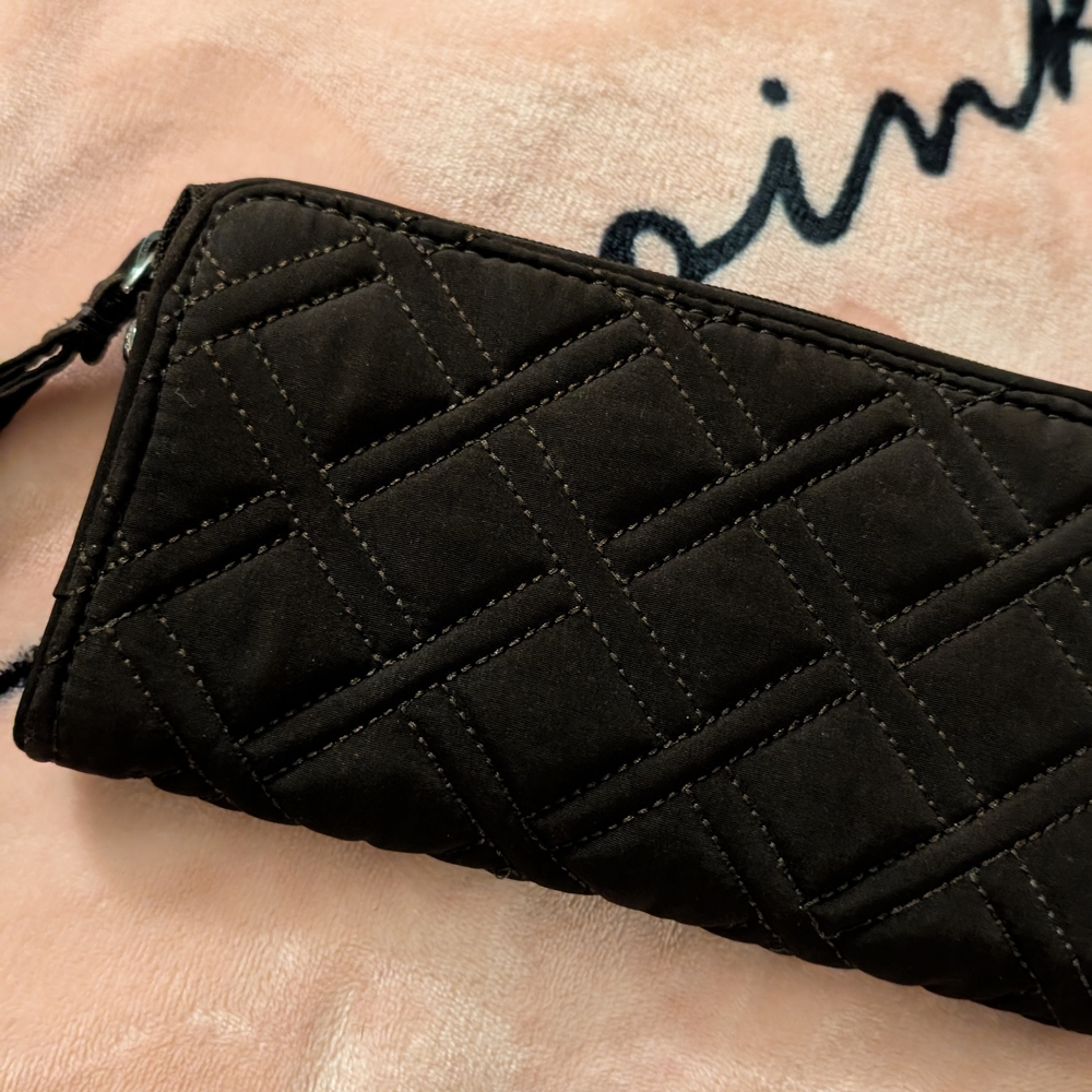 Vera Bradley Black Quilted Women's Bag - Picture 6 of 6